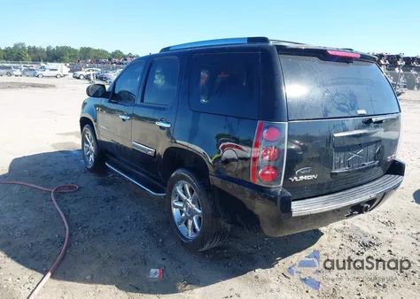 2007 GMC Yukon Denali z USA, uszkodzony, nr VIN 1GKFK63877J402230